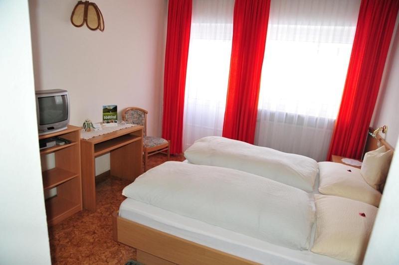 Pension Harrasser Falzes Chambre photo